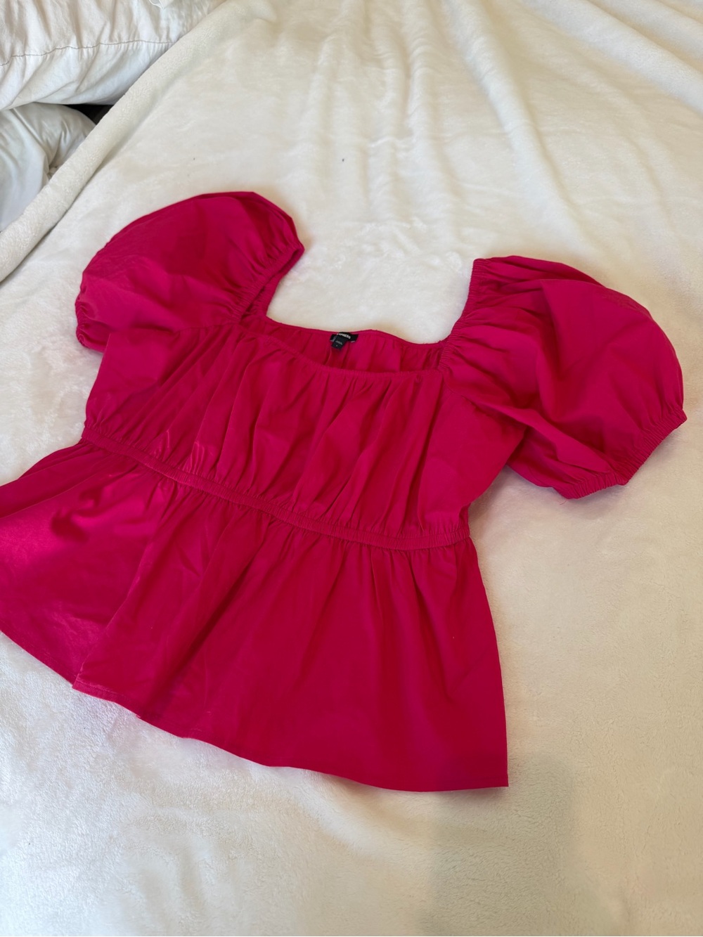 Express Puff Sleeve Square Neck Top in Fuchsia Pink